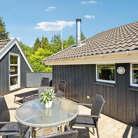 5 Bedroom Lovely In Holiday home